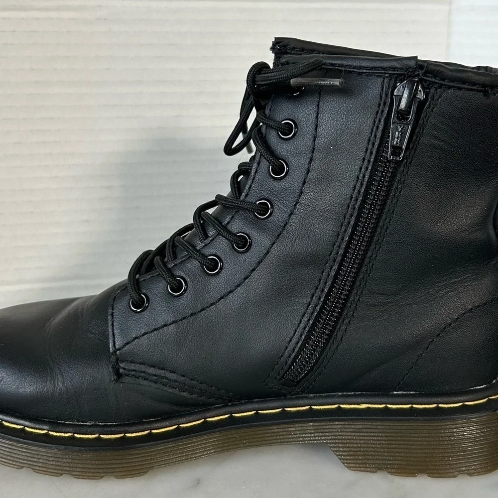 DR. MARTINS 1460 JUNIOR 3Y, flexible cemented sole construction for growing feet